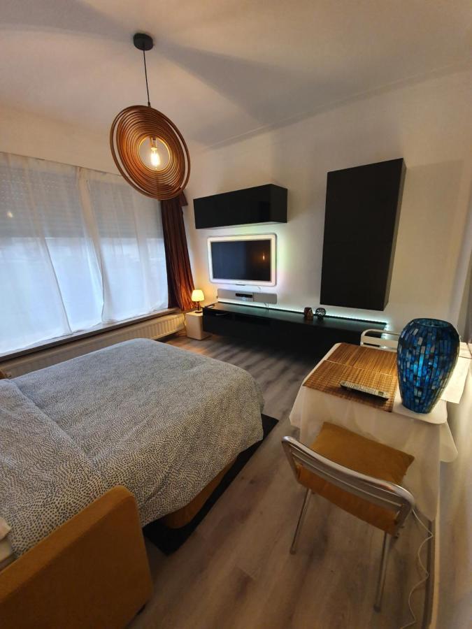 Cosy Corner In Quiet Suburb - All Cars Allowed 안트베르펜 외부 사진